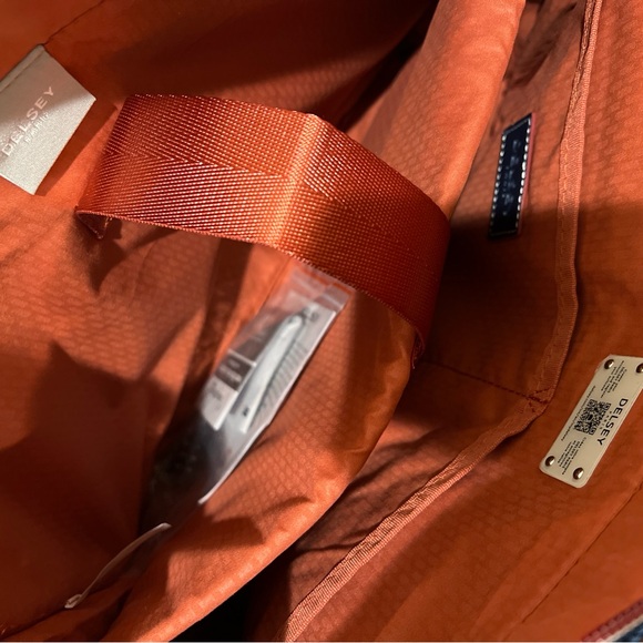 This is a DELSEY Paris Women's Chatelet Air 2.0 Shoulder Bag. - Picture 6 of 12